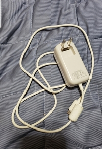 ドコモの充電器acアダプター07を探していますが ヤフオクには Yahoo 知恵袋