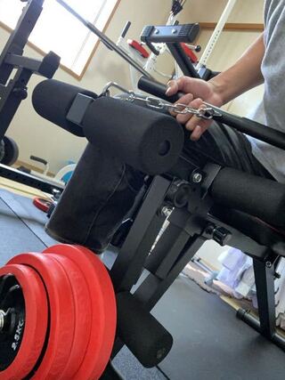 写真の種目 シーテッドロー ですが これは 順手 逆手どっちでやるん Yahoo 知恵袋