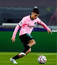 メッシは才能型 天才型 で クリロナは努力型ですか フィジカ Yahoo 知恵袋