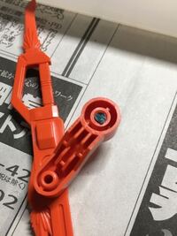 折れたパーツを抜き方を教えてください プラスチック製のフィギュアのパ Yahoo 知恵袋