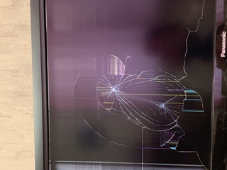 パナソニックのビエラの液晶画面が割れてしまったのですが 修理代はいくらく Yahoo 知恵袋