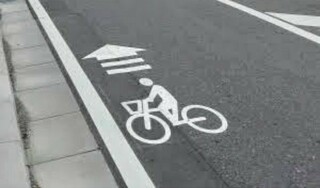 僕の通学路に最近 自転車が走行できる自転車レーン というものが設け Yahoo 知恵袋