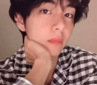 Btsキムテヒョンすっぴんはそんなにって言ってる方たくさん居ますが普通にかっこ Yahoo 知恵袋