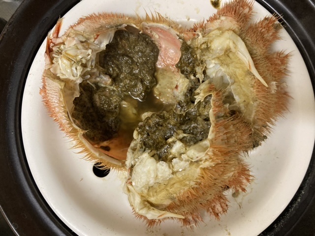 生で買った蟹の味噌が黒いです 生の蟹は時間が経つと黒変すると言 Yahoo 知恵袋