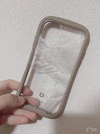 iFaceのREFLECTION買って間に写真挟みたかったんで取り外そう 