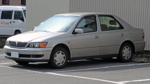 トヨタビスタはカムリの上級車種として1982年4月に発売され、2003年10月まで5代目まで発売されていた車です。 カローラ・スプリンターやコ□ナ・カリーナのような兄弟車だったからか売れなかった...
