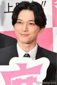 吉沢亮さんセンター分けより絶対前髪おろしてる方がかっこいいですよね Yahoo 知恵袋