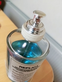 香水をアトマイザーに移す方法はありますが アトマイザーから香水本 Yahoo 知恵袋