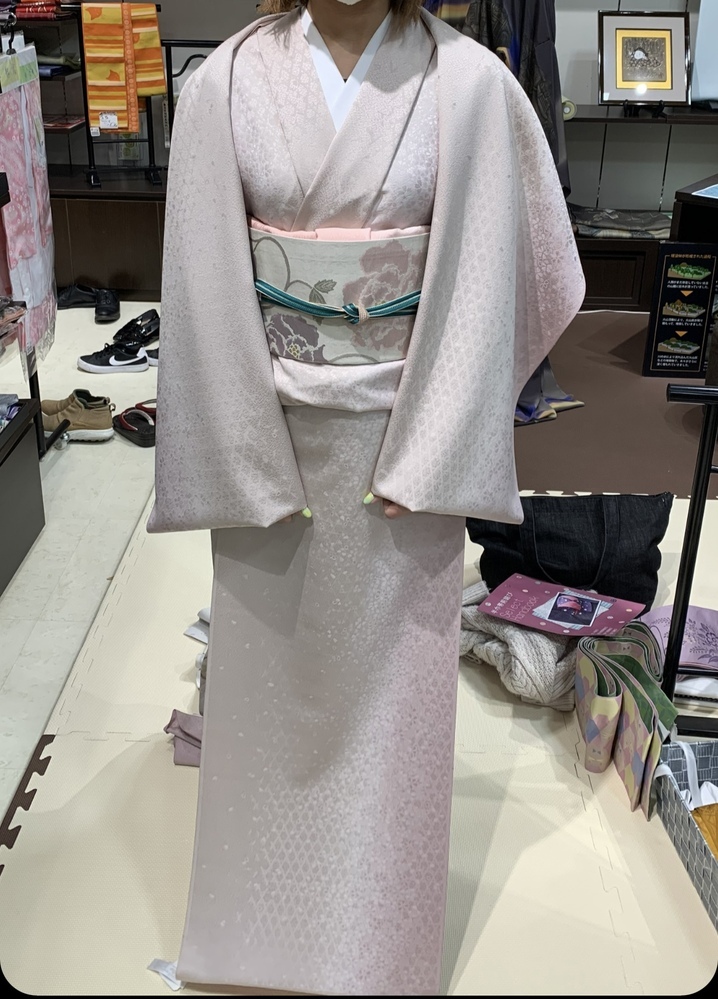 BANKANバンカンという呉服屋さんで先日無地小紋という商品と袋帯 BANKANバンカンという呉服屋さんで先日無地小紋という商品と袋帯