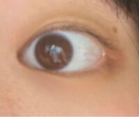 一重なんですけど 目を見開くと写真のようにうっすらと 二重 Yahoo 知恵袋