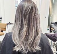 この巻き髪下手じゃない 下手というか わざと毛先は巻いて Yahoo 知恵袋