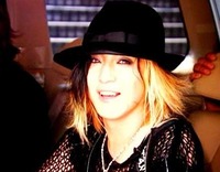 Glayのギターのhisashiが好きすぎる クールなイメージ Yahoo 知恵袋