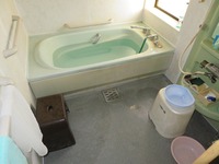 古いアパート借りたのですが 浴室のコーキングがカビて来ました Yahoo 知恵袋