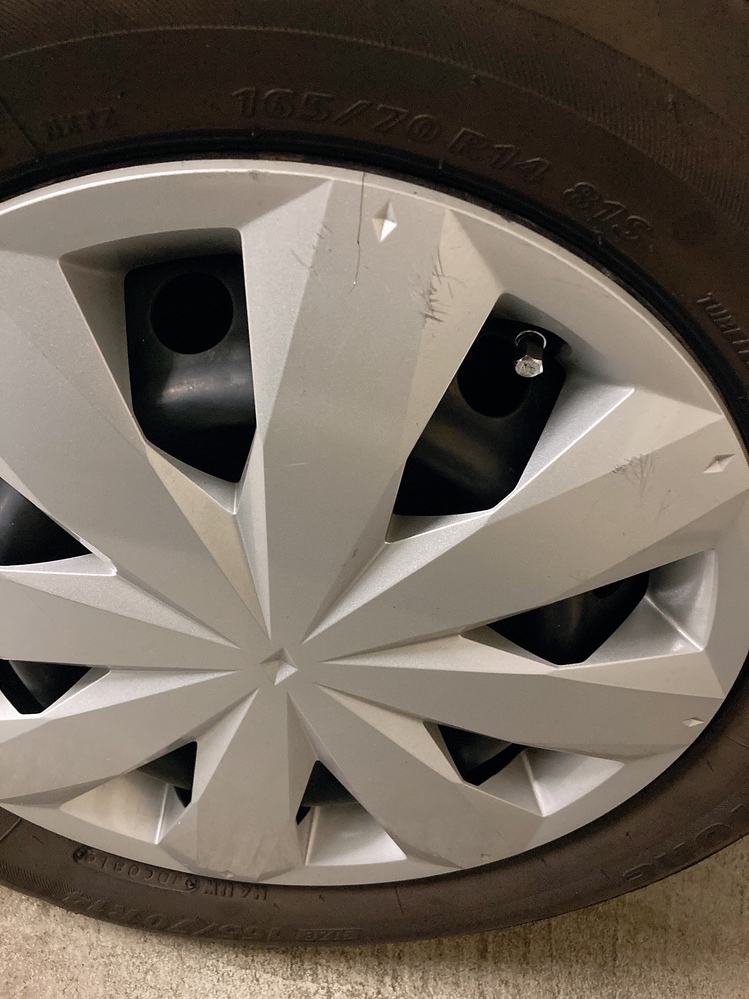 車のタイヤホイールの割れについて - 先日タイヤ交換したら、整 