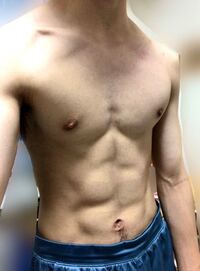 大学1年 18歳の男です この身体って鍛えられてる方です Yahoo 知恵袋