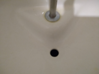 トイレの手を洗うところの下の方 緑色になったのですが カビ取り Yahoo 知恵袋