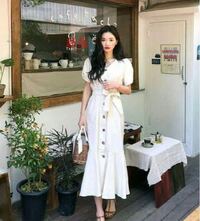 至急 メルカリでこちらのフレアワンピースを販売している方を見 Yahoo 知恵袋