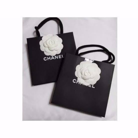 ★ CHANEL シャネル 紙袋 ショッパー 52枚 まとめ売り カメリア 花付 ☆ CHANEL シャネル 紙袋 ショッパー 52枚 まとめ売り カメリア