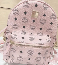 Mcmのリュックでこのサイズ感はsサイズですか Mサイズです Yahoo 知恵袋