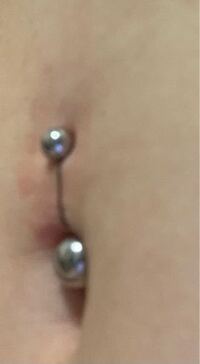 今へそピアスを開けたのですがこれって深すぎますかね 排除 Yahoo 知恵袋