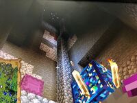 マインクラフトでスポナートラップを作ろうと思い下に掘っていたら Yahoo 知恵袋