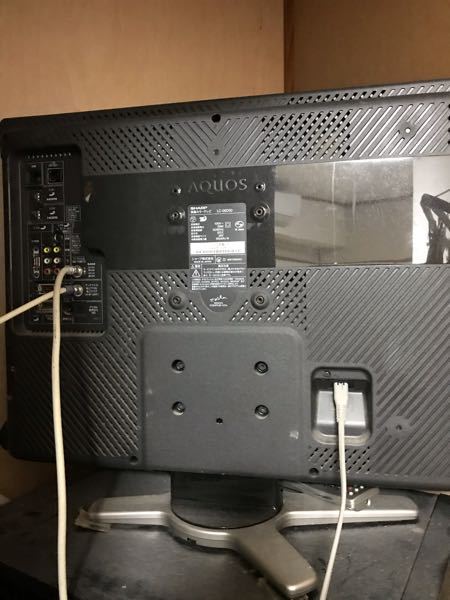 テレビを売りたいのですがこの付いているコードごと売るべきですか 