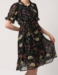 このワンピースは時代遅れですか 服の整理をしていて 昔買 Yahoo 知恵袋