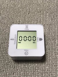 ダイソーの200円キッチンタイマーですが アラームがamとpm 逆になっ Yahoo 知恵袋