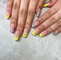 セルフでネイルをするんですが 画像のような肌色の部分の色はセリアのカラー Yahoo 知恵袋