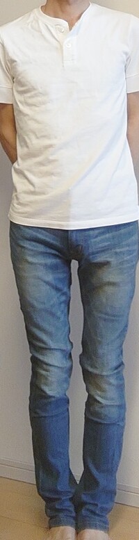 このジーンズは細くてダサいですか スタイルいい人に似合いますし い Yahoo 知恵袋