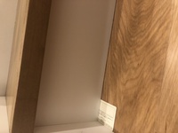 注文住宅新築3ヶ月目です 階段の一番下に隙間を見つけました これは許容範 Yahoo 知恵袋