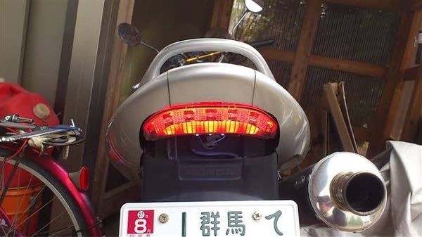 cb400sfのテールランプをホーネット250のカスタムパーツにつけかえることはできますか？