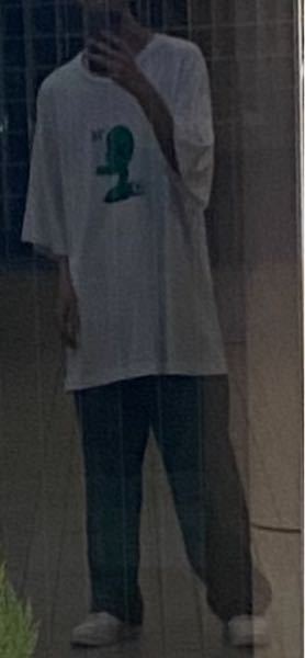 こちら着丈が80あるtシャツの着用画像なのですが 上のオーバー Yahoo 知恵袋