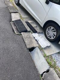 車で歩道と車道の段差があるところ 縁石 から降りてしまいました タ Yahoo 知恵袋