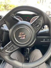 駐車してたらハンドルが戻らなくなりました ブレーキも踏めません 初心者の Yahoo 知恵袋