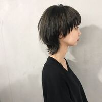 髪型について質問です 男の長髪って 女の子みたいにしているつもりでも 女性と違 Yahoo 知恵袋