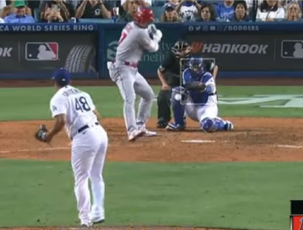 本日の大谷翔平の際どいインコースですが日本人ファンはボールだとキレていま Yahoo 知恵袋