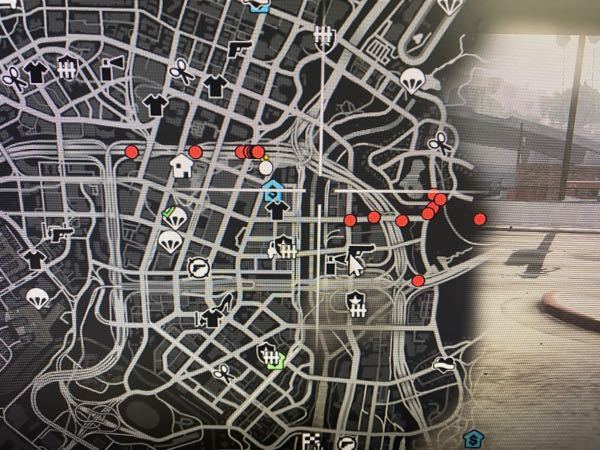 Gta5をプレイしていると赤いフェラーリが不自然に登場して攻撃もしてくる Yahoo 知恵袋