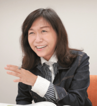 香山リカさんの疑問3つ なぜ本名でないのでしょうか 犯罪を犯しのであれば 新聞 Yahoo 知恵袋