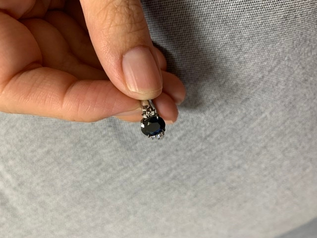 ジュエリー、指輪についての質問です。祖母の古い指輪で、内側に18Kと