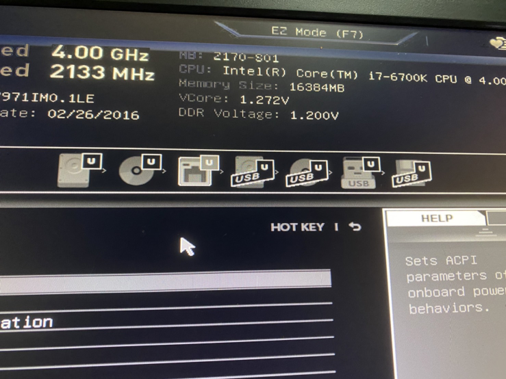 biosについて質問です。ストレージ情報にはSSD、HDDが表示されているの