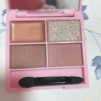 地黒の方のアイシャドウについて 大学の友人の誕生日プレ Yahoo 知恵袋