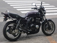 カワサキZRX400のバイクは中型ですか？小型、中型、大型の違いはなんで 