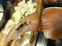 秋鮭に黒い異物が付いているスーパーで買った秋鮭に 写真のような Yahoo 知恵袋