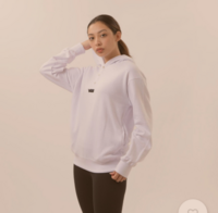 今日間違えてレディースの服を購入してしまったのですが、服装の 