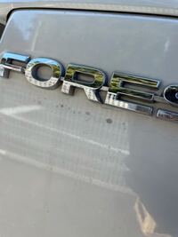 車のボディに黒い点々が付いていて こすってもおちません 爪で強くこすれば や Yahoo 知恵袋