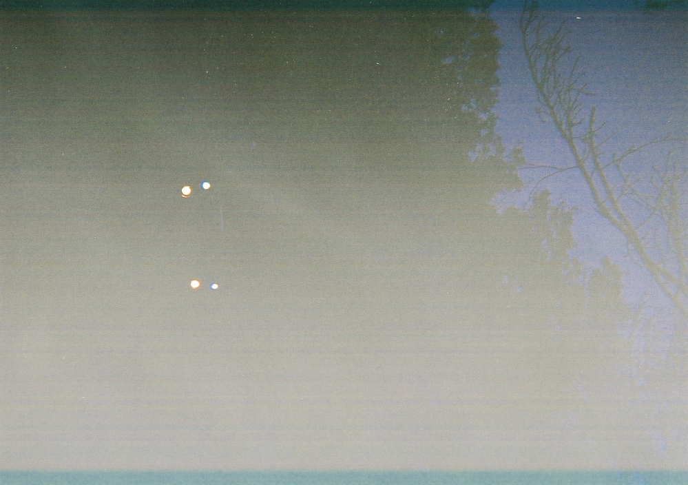 Kodak フィルムカメラで現像すると 白くなります。 対策ありますか？？ 11月下旬 夕方の曇り空で 屋外撮影です。 被写体は車です。