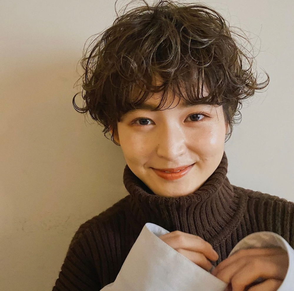 ショートヘアのパーマについて美容師さんに相談 女性です 今はち Yahoo 知恵袋