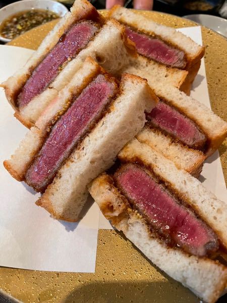 岡本信彦さん、梅原裕一郎さん、山下大輝さん Twitterでめちゃくちゃ美味しそうなお肉の画像あげていました。 このお店はどこですか？ 私も食べてみたいです。