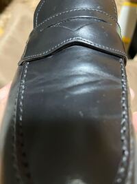 今日買った革靴なのですが白い線の跡が付いてました どうした Yahoo 知恵袋